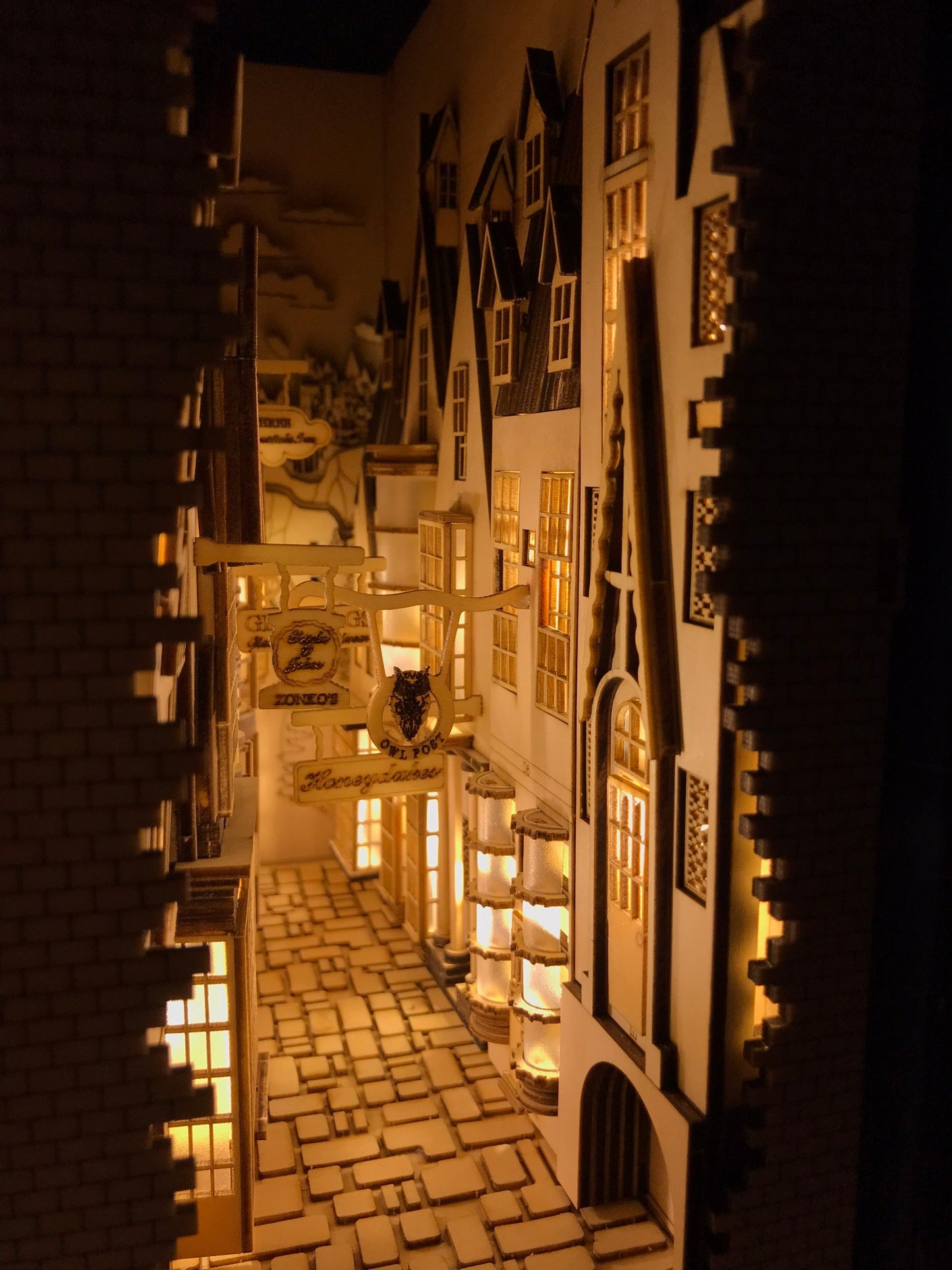 Hogsmeade Village Book Nook | LKWood
