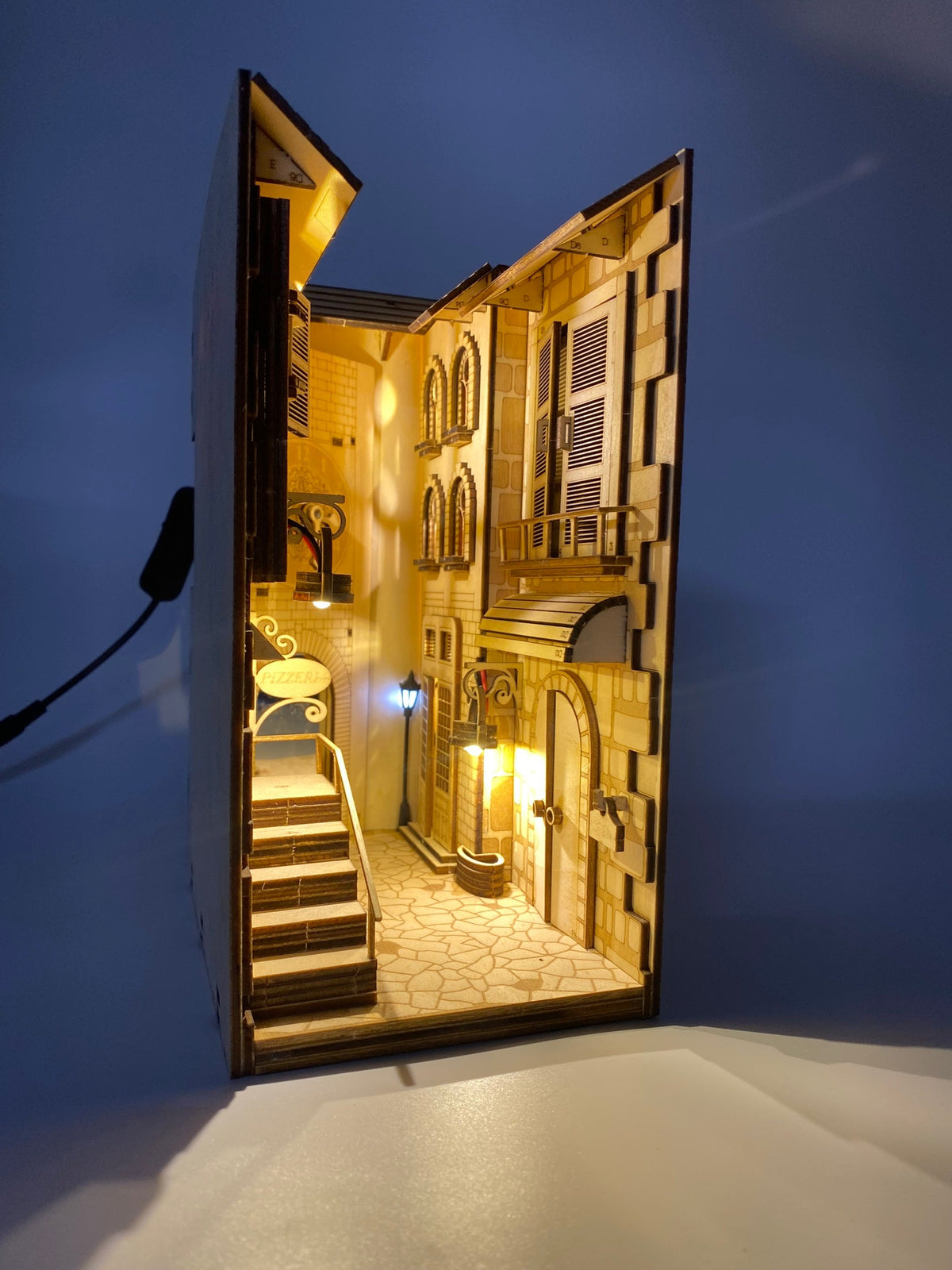Rome's Midnight Alley Book Nook | LKWood