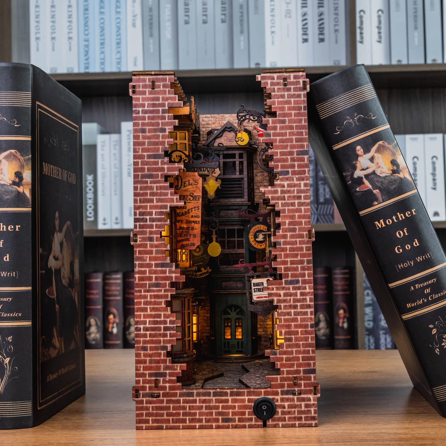 London's Old Town Pre-Colored Book Nook | LKWood
