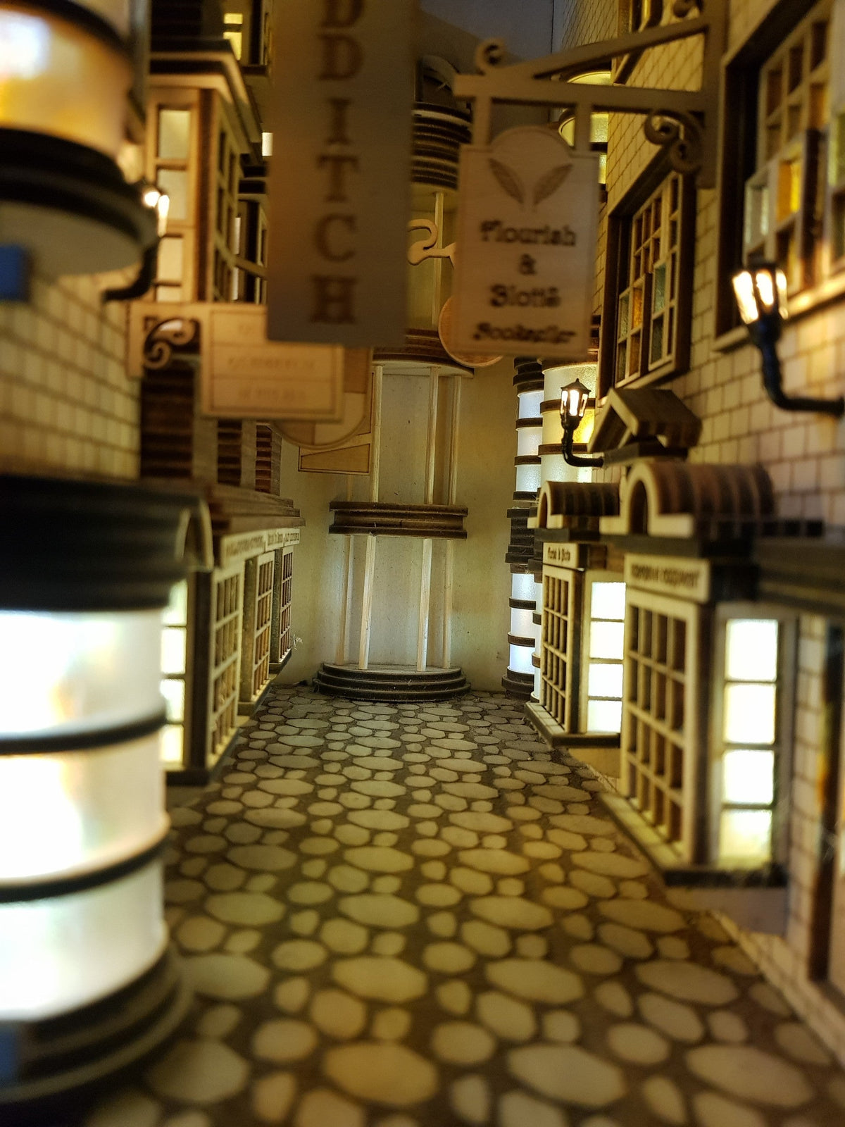 Diagon Alley Book Nook | LKWood
